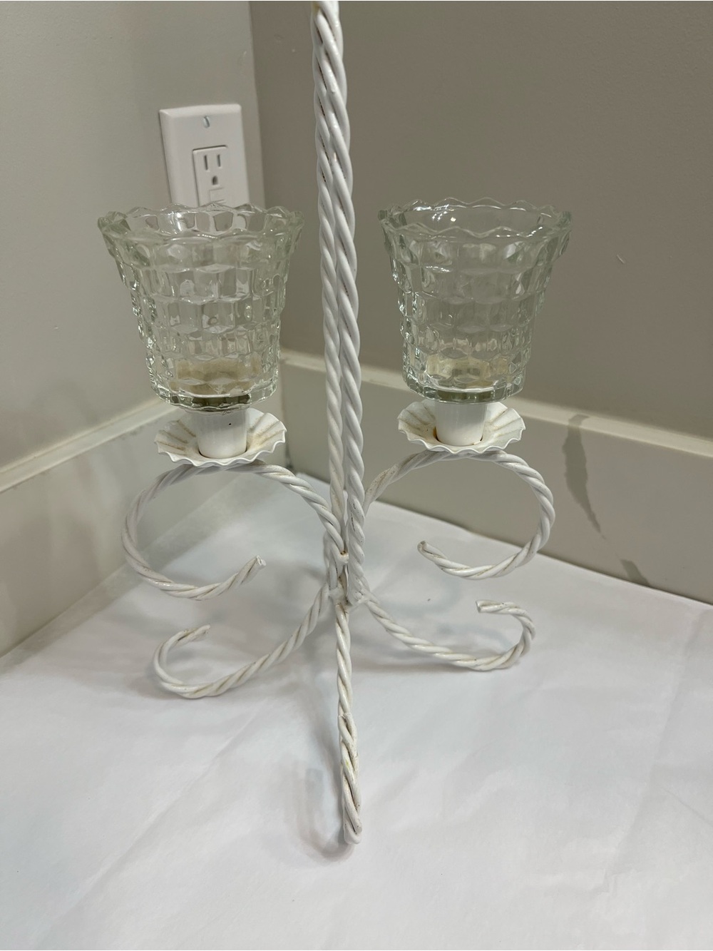 Home Interiors White Twisted Metal Candle Holder with Clear Glass Votives